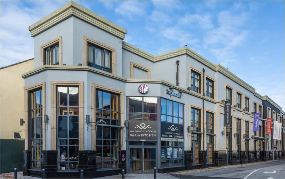 Prince Of Wales Hotel Атлон Экстерьер фото