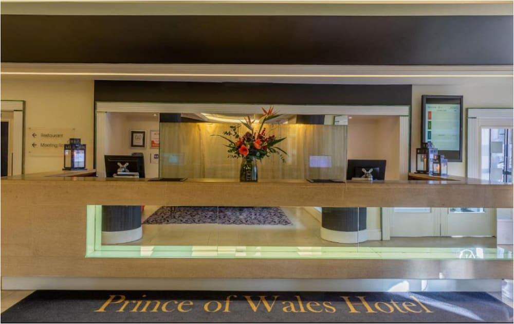 Prince Of Wales Hotel Атлон Экстерьер фото